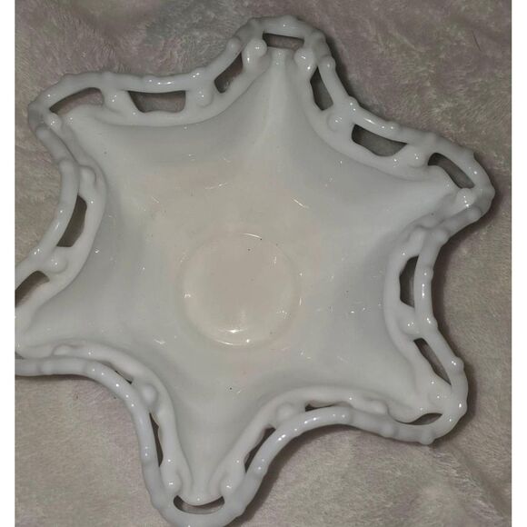 VintageWest Moreland  Milk Glass Openwork Lattice Edge Decorative Bowl Candy Dis - Picture 2 of 3